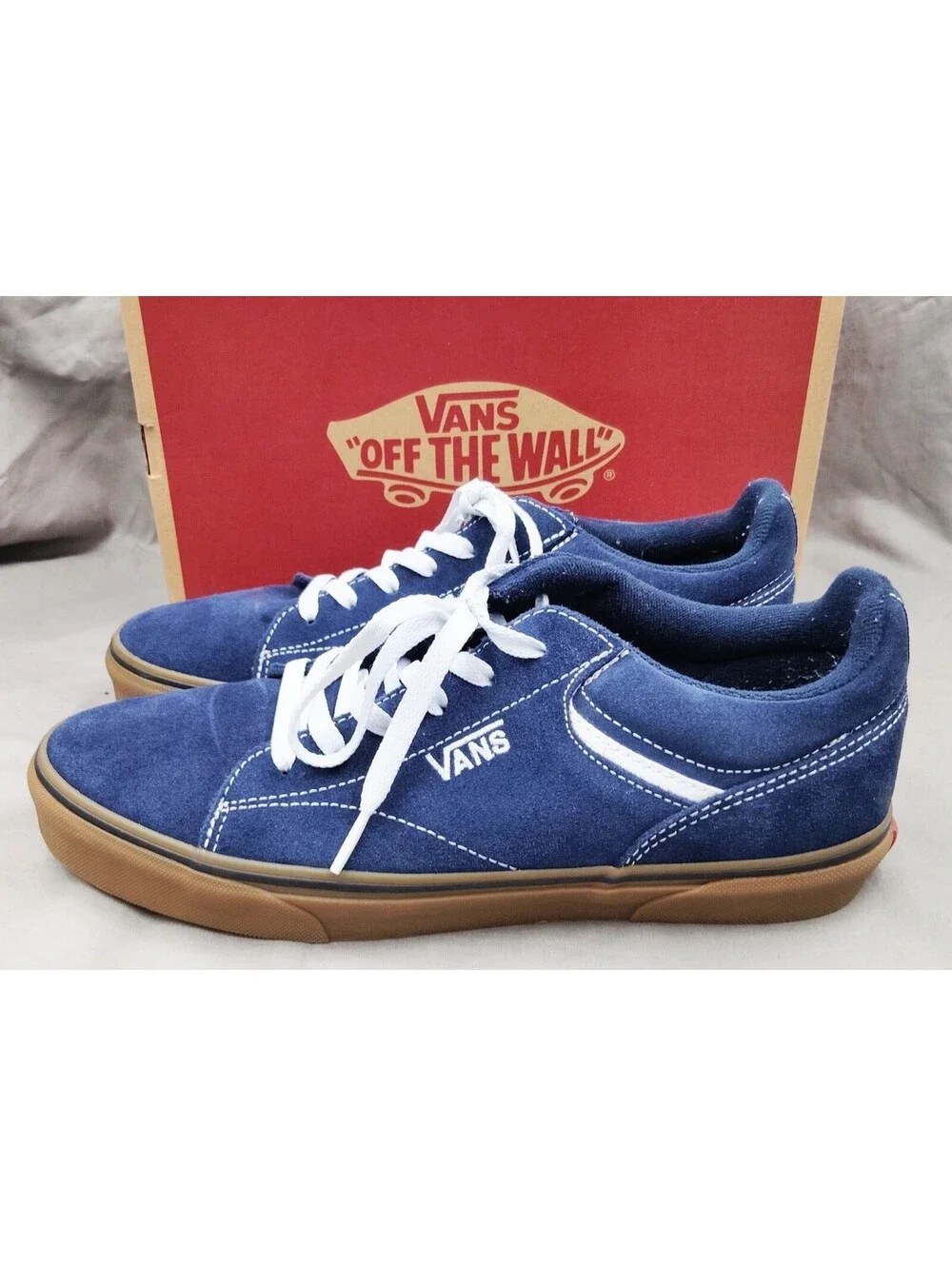 Vans Seldan VN0A4TZELSY Mens 9 Dress Blues Navy Suede Gum Shoes w/ Box